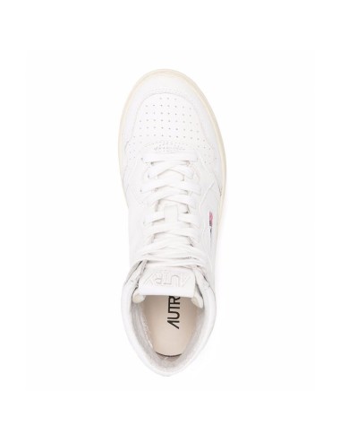 01 Mid Goat White